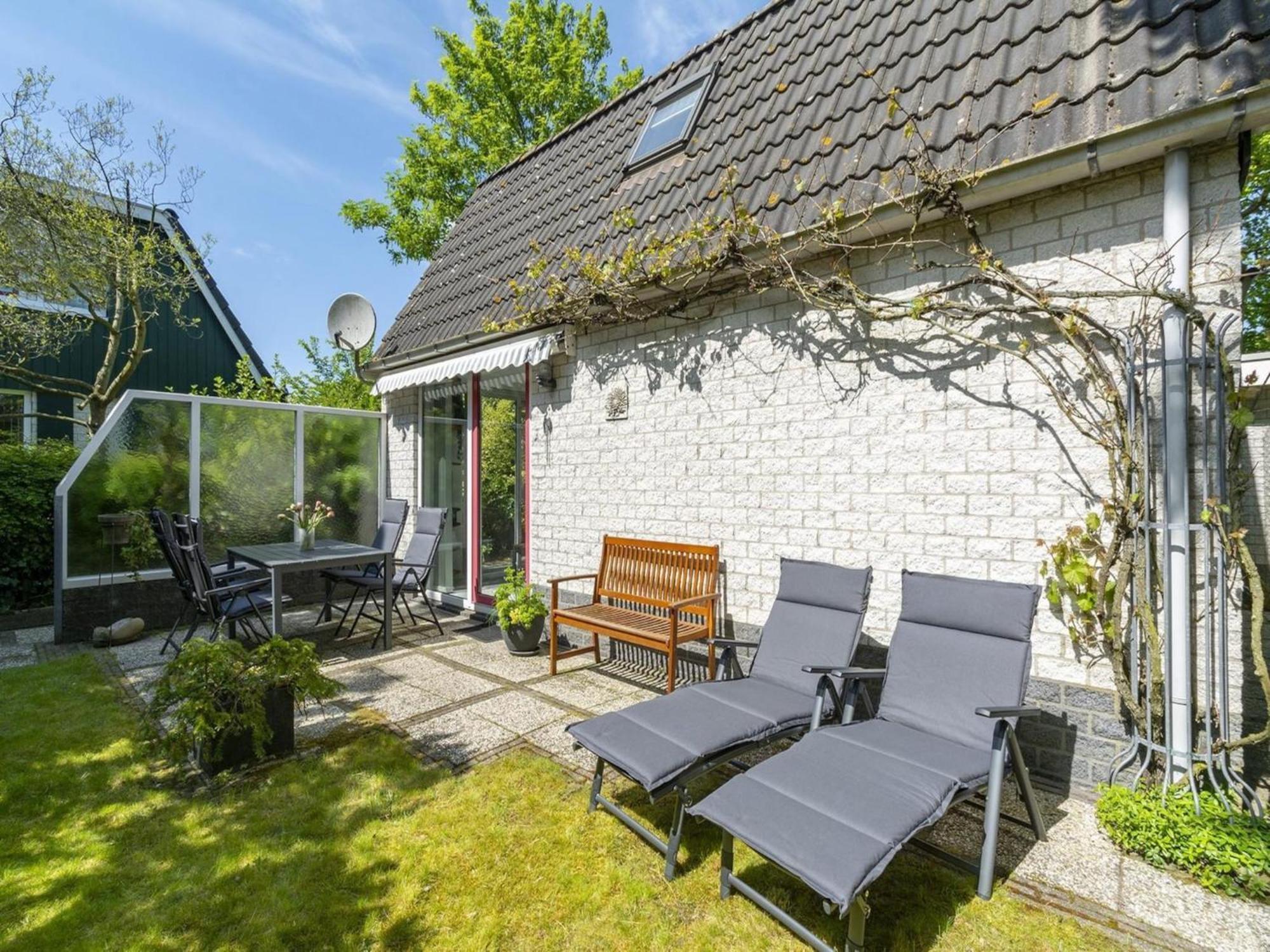 Cozy Holiday Home With Pool Sint Maartensvlotbrug Ngoại thất bức ảnh